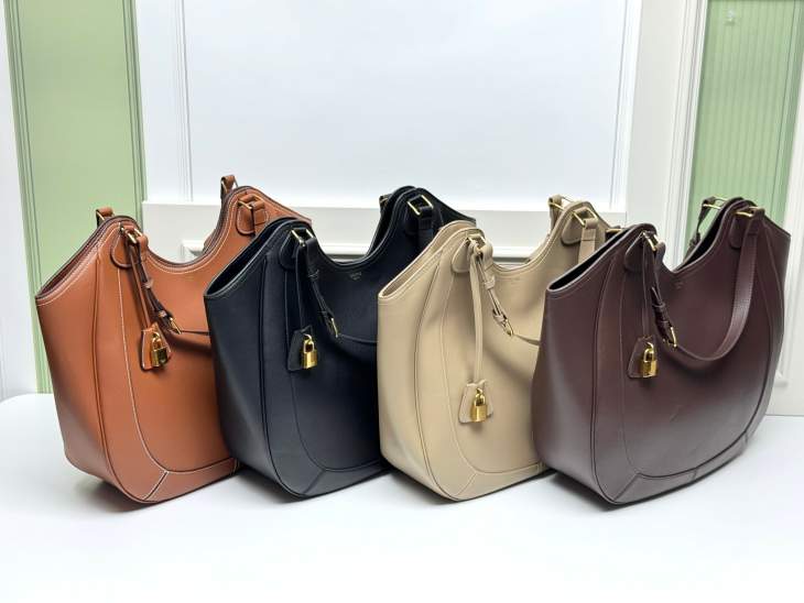 Picture of Celine Handbags _SKUfw225667064fw